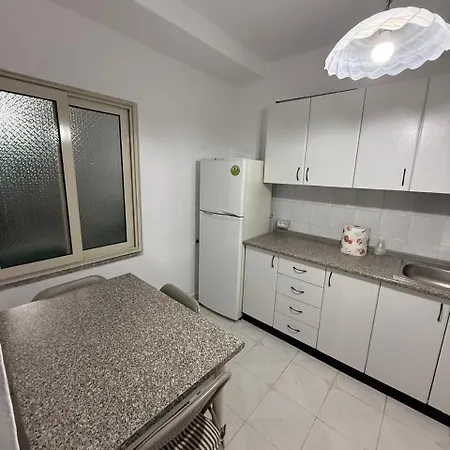 Center View ティラナ